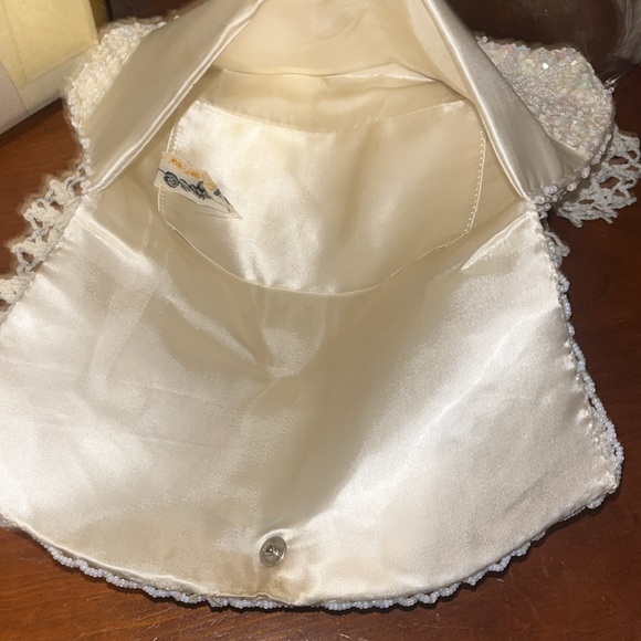 C Vivant & Sarnie Vintage Mid-Century Classic Iridescent Peal and Sequins Purse - Picture 10 of 14